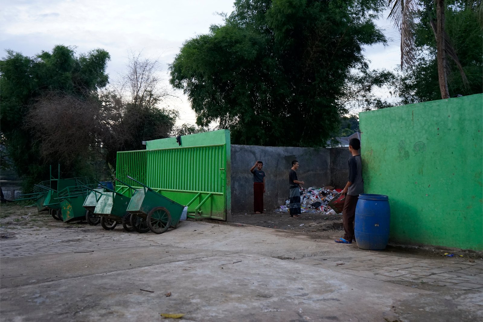 TPS ( Tempat Pembuangan Sampah )